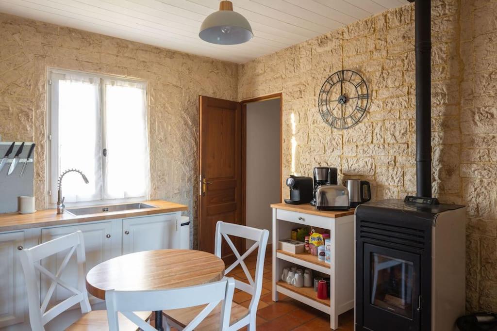 Mas Provencal De 120M2 En Camargue, Avec Piscine Et Parking Inclus, Ideal Pour Des Vacances Арль Экстерьер фото