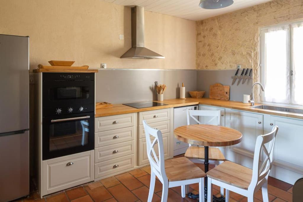 Mas Provencal De 120M2 En Camargue, Avec Piscine Et Parking Inclus, Ideal Pour Des Vacances Арль Экстерьер фото